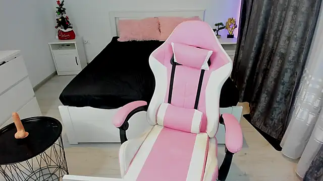 SinwithAmy online show from 12-31-24, 09:06