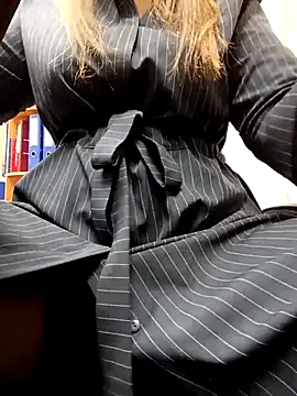 Snapshot of Office_Albertina chatting on 03-16-26, 10:03 Office Albertina online show from 03-16-26, 10:03