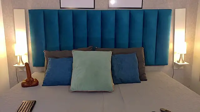 Madisonsmiith online show from 06-20-26, 08:22