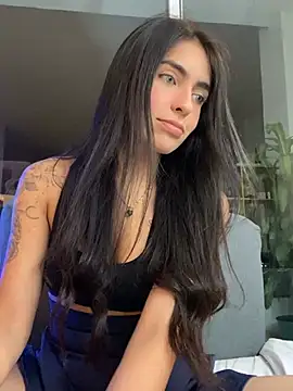 DaphneUwu online show from 06-18-26, 01:50