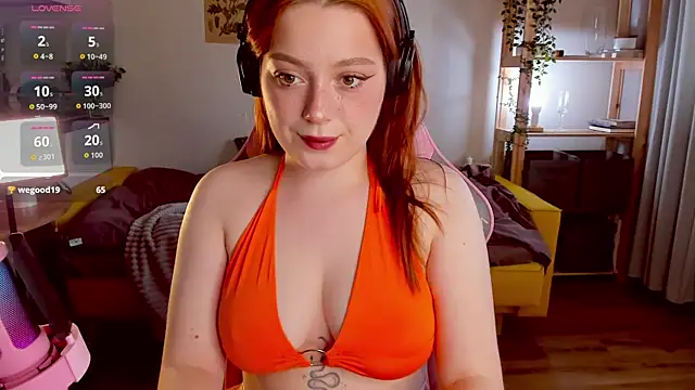 Snapshot of Sofy_Benson chatting on 10-08-25, 02:25 Sofy Benson online show from 10-08-25, 02:25