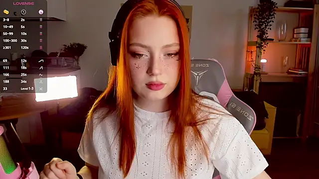 Snapshot of Sofy_Benson chatting on 11-09-25, 08:12 Sofy Benson online show from 11-09-25, 08:12