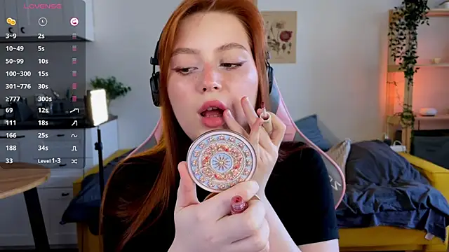 Snapshot of Sofy_Benson chatting on 04-19-26, 01:32 Sofy Benson online show from 04-19-26, 01:32