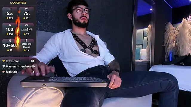 MarkWalker   online show from 03-11-25, 02:07