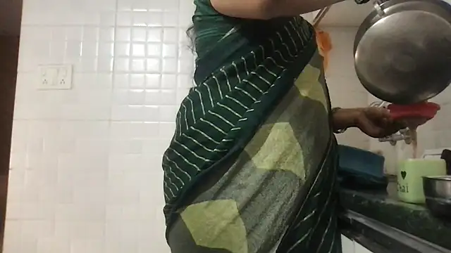 Snapshot of Riyasingh9 chatting on 02-26-25, 03:21 Riyasingh9 online show from 02-26-25, 03:21