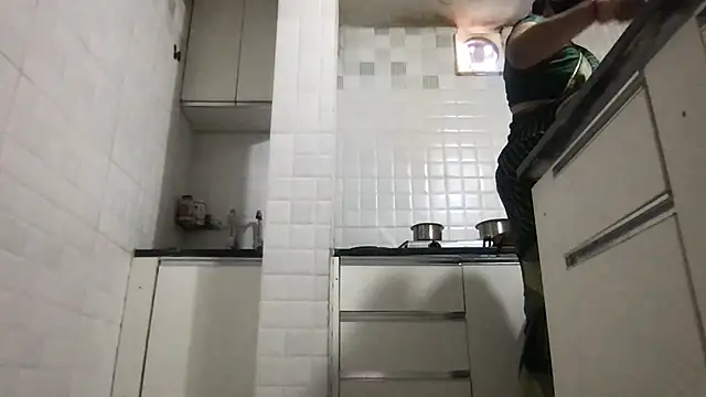 Riyasingh9 online show from 12-23-25, 04:21