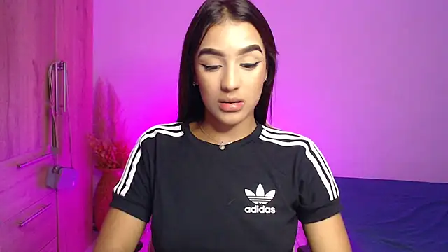 Snapshot of GiltRosebush chatting on 01-10-25, 11:08 GiltRosebush online show from 01-10-25, 11:08