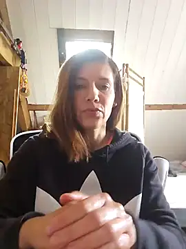 Snapshot of Lina_lou4 chatting on 02-13-25, 12:00 Lina lou4 online show from 02-13-25, 12:00