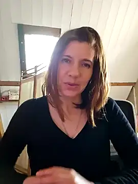 Snapshot of Lina_lou4 chatting on 02-21-25, 02:27 Lina lou4 online show from 02-21-25, 02:27