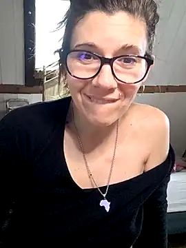 Snapshot of Lina_lou4 chatting on 03-15-25, 01:18 Lina lou4 online show from 03-15-25, 01:18