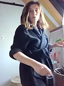 Snapshot of Lina_lou4 chatting on 10-02-25, 07:04 Lina lou4 online show from 10-02-25, 07:04