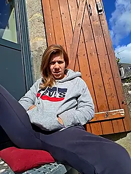 Snapshot of Lina_lou4 chatting on 10-05-25, 12:36 Lina lou4 online show from 10-05-25, 12:36