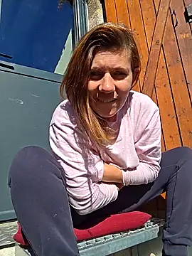 Snapshot of Lina_lou4 chatting on 10-18-25, 11:33 Lina lou4 online show from 10-18-25, 11:33