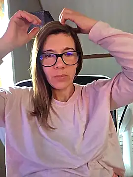 Lina lou4 online show from 12-19-25, 09:05