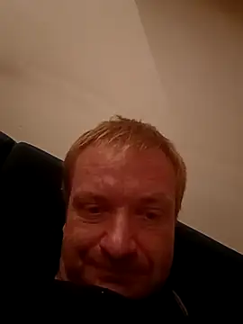 Snapshot of 82liska chatting on 10-05-25, 10:07 82liska online show from 10-05-25, 10:07