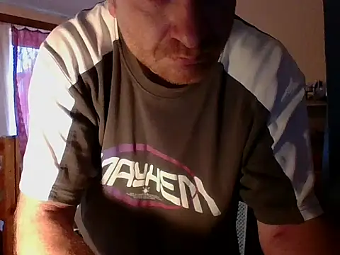 Snapshot of 82liska chatting on 10-17-25, 02:52 82liska online show from 10-17-25, 02:52