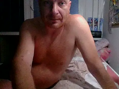 Snapshot of 82liska chatting on 10-26-25, 01:44 82liska online show from 10-26-25, 01:44