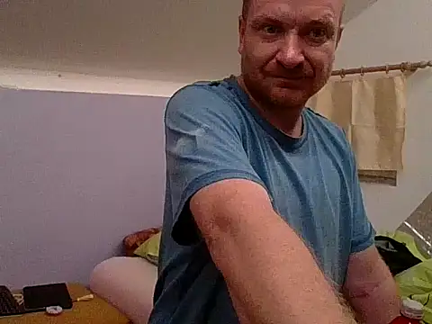 Snapshot of 82liska chatting on 11-15-25, 05:31 82liska online show from 11-15-25, 05:31