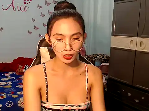 PirateEmpressBoaAico online show from 12-23-24, 06:22