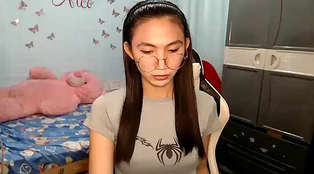 PirateEmpressBoaAico online show from 01-04-25, 10:49