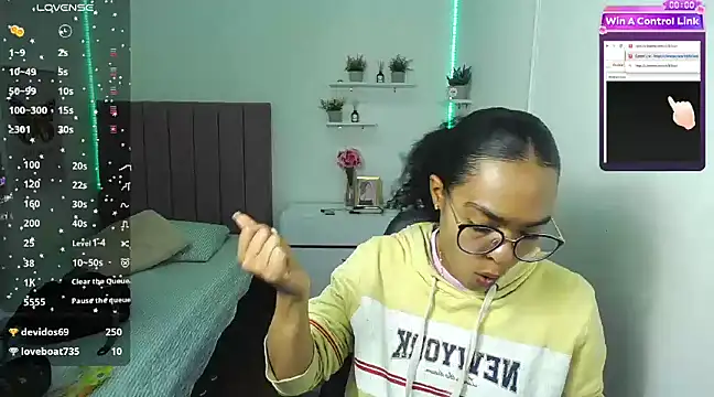 Nina lovee  online show from 12-02-24, 04:53