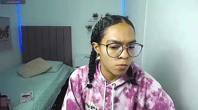 Nina lovee  online show from 12-03-24, 01:43