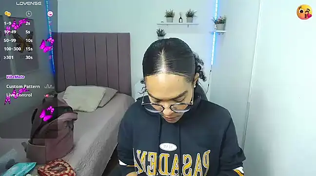 Nina lovee  online show from 12-12-24, 04:32