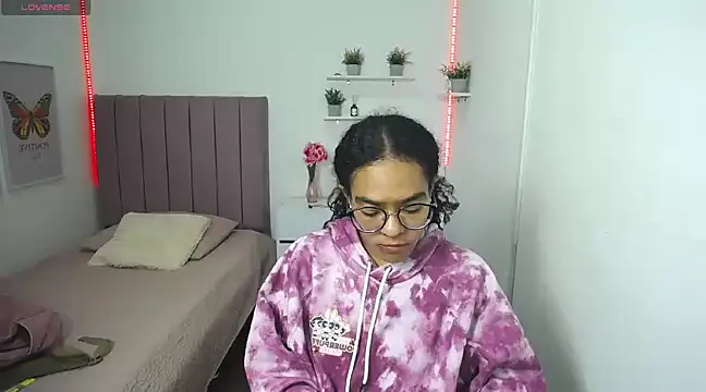 Nina lovee  online show from 12-14-24, 01:27