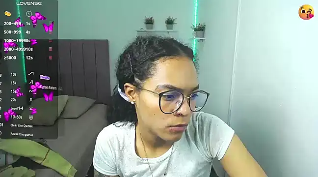 Nina lovee  online show from 12-17-24, 04:53
