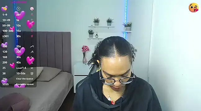 Nina lovee  online show from 12-18-24, 04:49