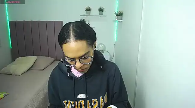 Nina lovee  online show from 12-19-24, 01:51
