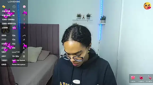 Nina lovee  online show from 01-04-25, 04:54