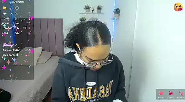 Nina lovee  online show from 01-08-25, 01:52