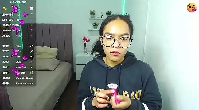 Nina lovee  online show from 01-14-25, 02:11