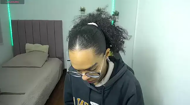 Nina lovee  online show from 01-15-25, 02:02