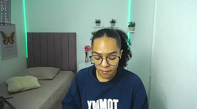 Nina lovee  online show from 02-04-25, 01:27