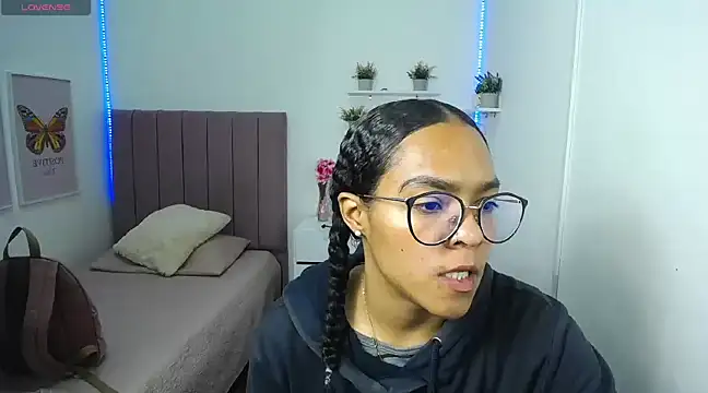 Nina lovee  online show from 02-06-25, 01:43