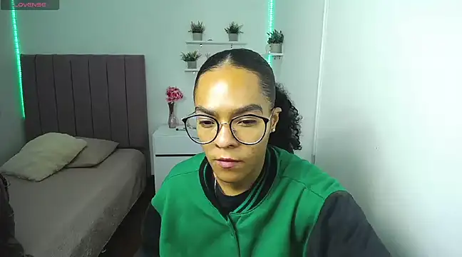 Nina lovee  online show from 02-15-25, 02:00