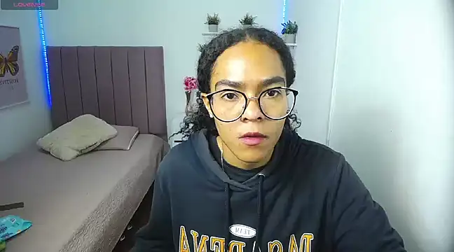 Nina lovee  online show from 02-21-25, 02:48