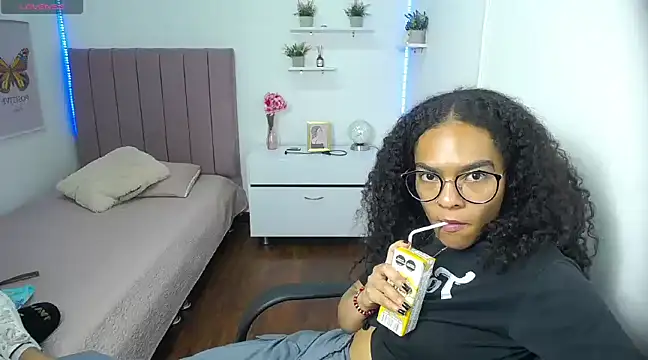 Nina lovee  online show from 02-21-25, 05:53