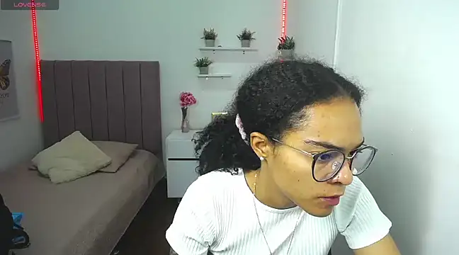 Nina lovee  online show from 03-07-25, 12:56