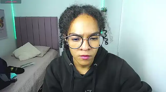Nina lovee  online show from 03-10-25, 12:37