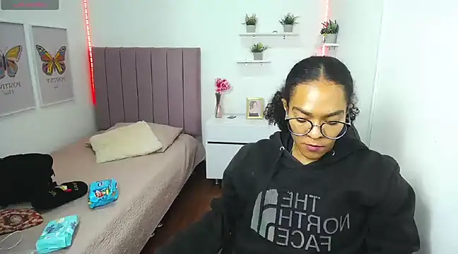 Nina lovee  online show from 03-12-25, 06:22
