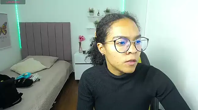Nina lovee  online show from 03-18-25, 12:47