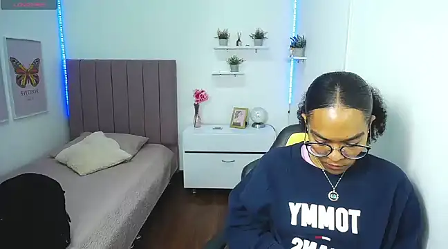 Nina lovee  online show from 03-20-25, 03:25
