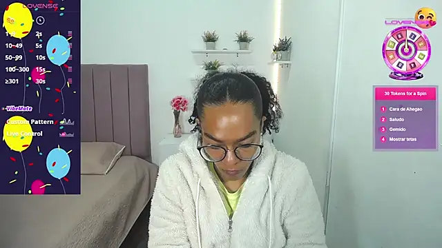 Nina lovee  online show from 09-12-25, 02:39