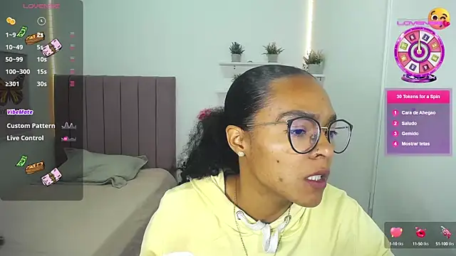 Nina lovee  online show from 09-19-25, 02:29