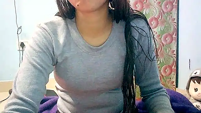 Snapshot of lovelydesi21 chatting on 01-11-25, 03:20 lovelydesi21 online show from 01-11-25, 03:20