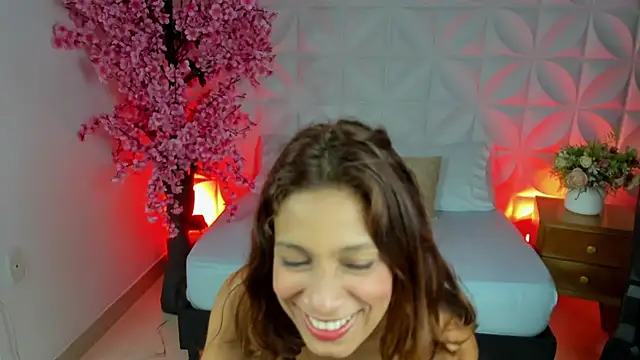 Snapshot of cora_22 chatting on 12-04-24, 03:21 cora 22 online show from 12-04-24, 03:21