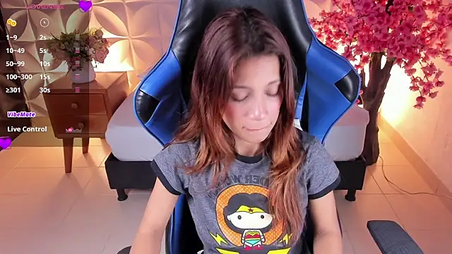 Snapshot of cora_22 chatting on 12-28-24, 12:24 cora 22 online show from 12-28-24, 12:24